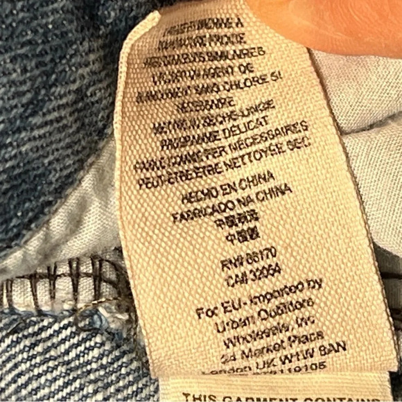 Free People Eliot Baja Embroidered Denim Cheeky Short Cut-Offs size 30 - Picture 7 of 10